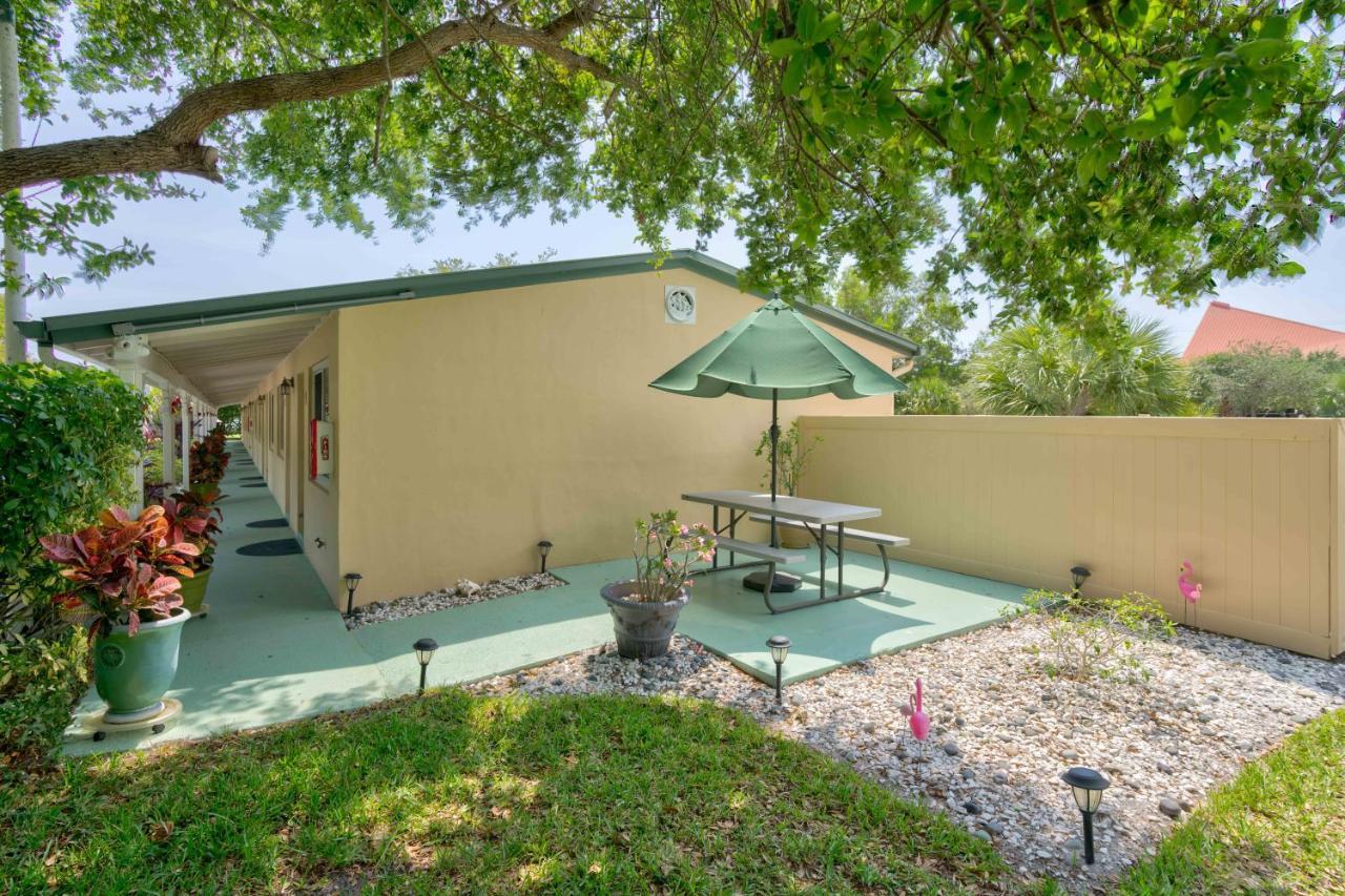 Tequesta Palms Inn Exteriör bild